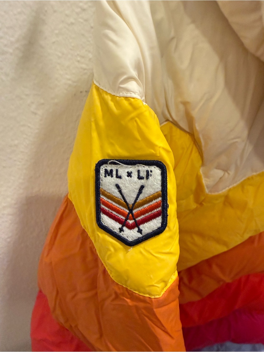 Marine Layer x Lost & Found Puffer Jacket - Picture 4 of 8